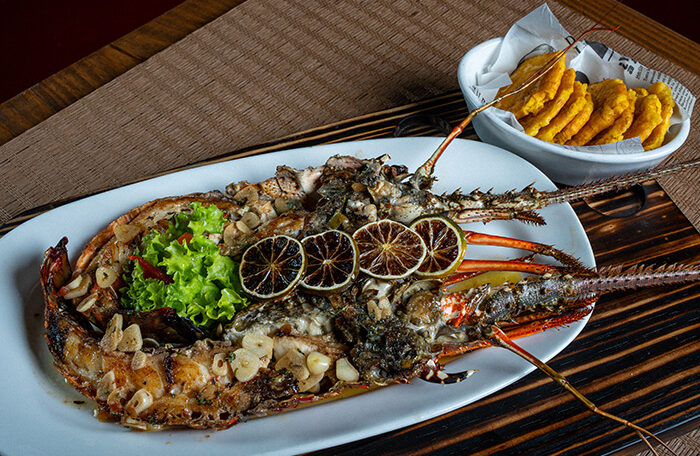 Langosta a la plancha con salsa menier