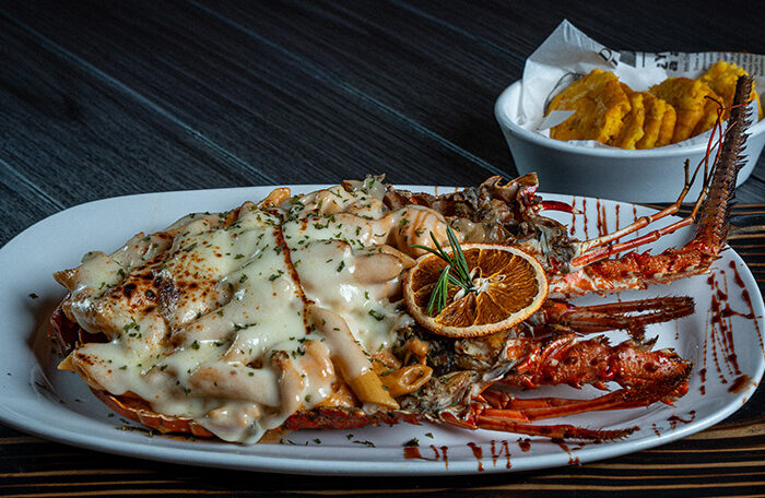 Langosta a la plancha rellena